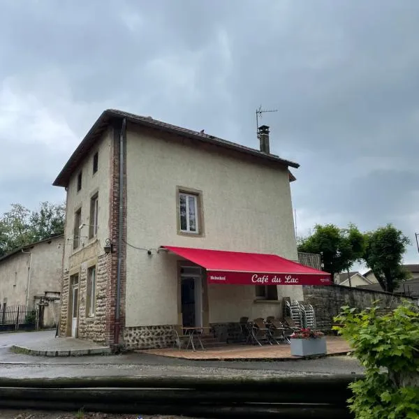 Café du lac, hotel in Le Grand Serre