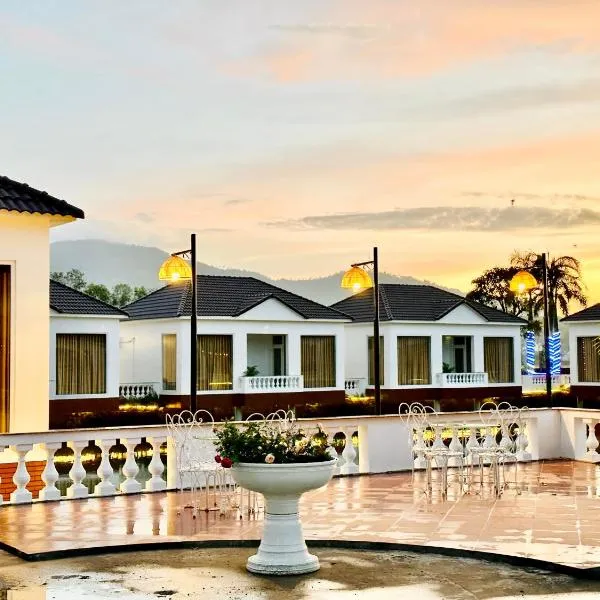 Rồng Vàng Resort, hôtel à Sốc Cup Ðe