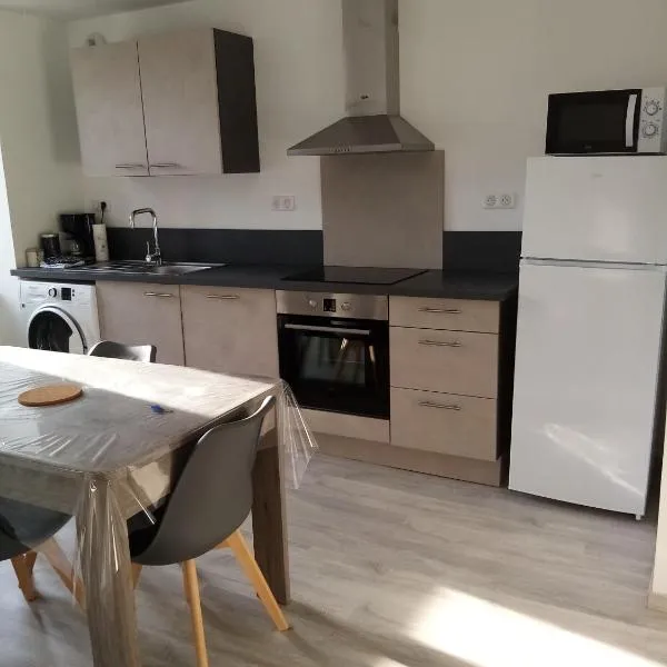 Appart' Argences en Aubrac, hotel v destinaci Sainte-Geneviève-sur-Argence