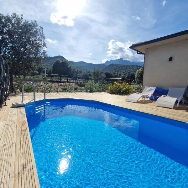 Domaine U Filanciu - Casa Chiara - Centru di Corsica, hotel v destinaci Moltifao