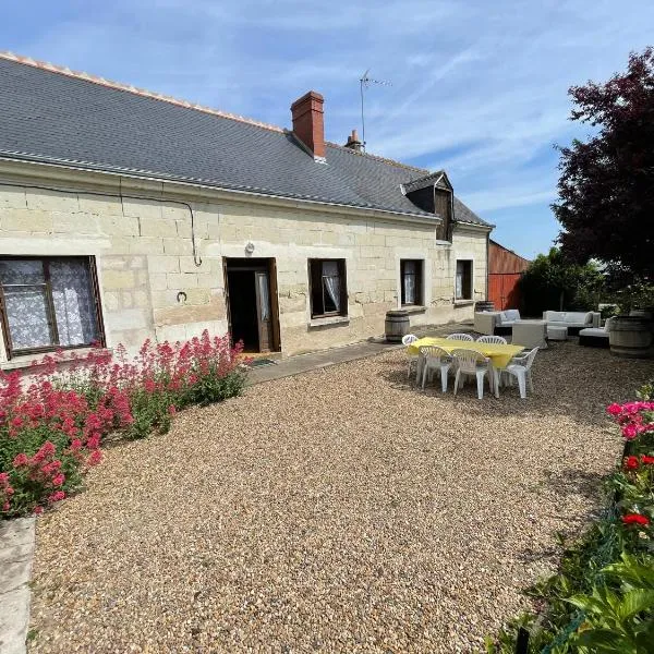 Longère typique au milieu des châteaux de la Loire, hotel em Bréhémont