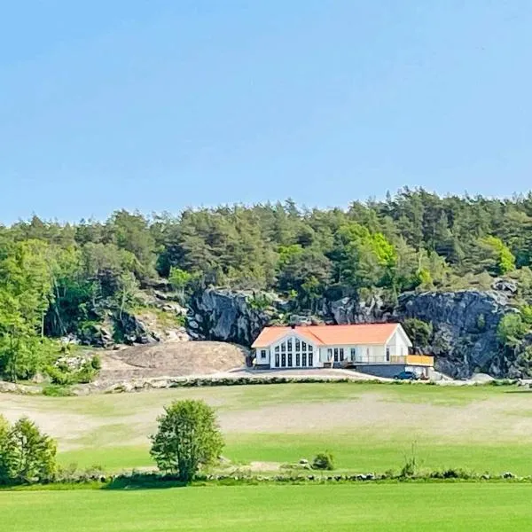 8 person holiday home in UDDEVALLA-By Traum, hotel in Sundsandvik