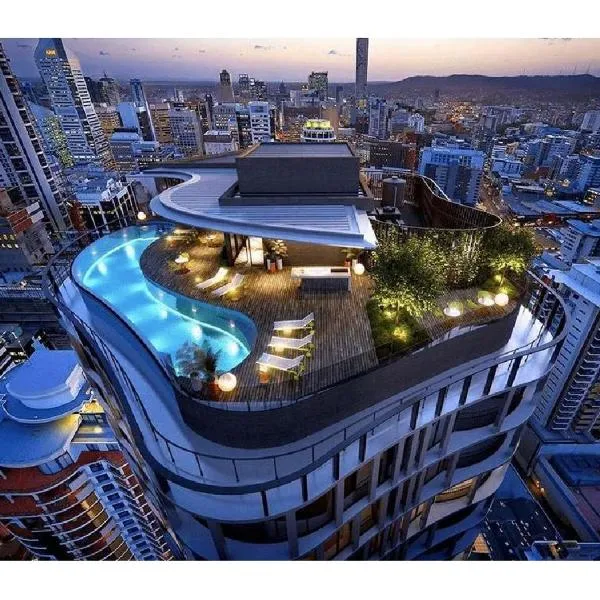 Lux 37th floor 2br 2bath, Infinity pool, Gym, Wifi, hotel v destinaci Brisbane