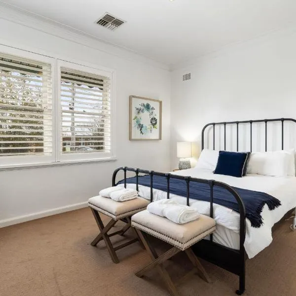 105 Sale St STAY STYLISH IN THE HEART OF ORANGE, hotel v destinaci Orange
