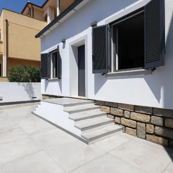 Renovated & fully equipped-Luxurious-2Room Fontana Suite, it just doesn't get any better!, hotel in Olbia