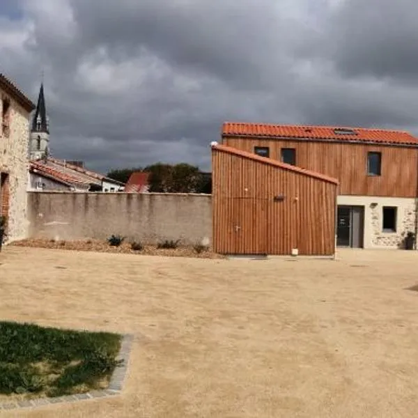 LA BORDERIE - MAISON DES RANDONNEES - Gîte étape - gîte de groupe、Vairéのホテル