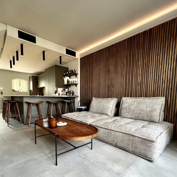 Casa iKa Port Grimaud - Maison 4 chambres + amarrage, hôtel à Grimaud