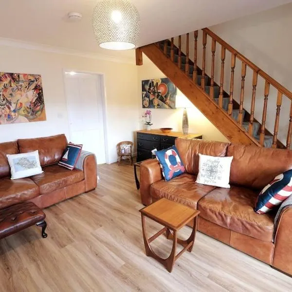 Lovely two bed home in Cemaes, Anglesey, hotel in Cemaes Bay