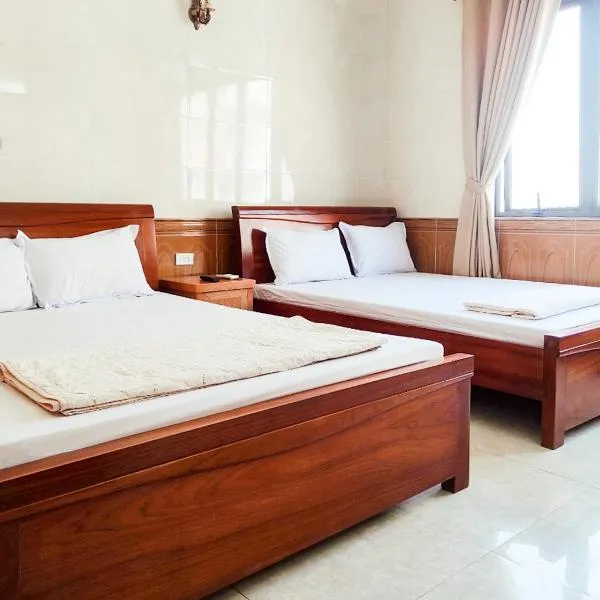 Hùng Đức Hotel Cửa Lò, khách sạn ở Đông Quan