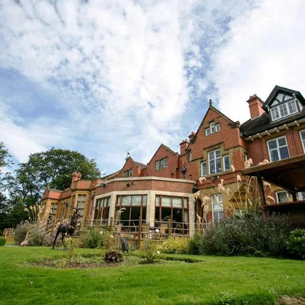 The Mount Country Manor Hotel & Golf Wolverhampton, отель в Вулвергемптоне