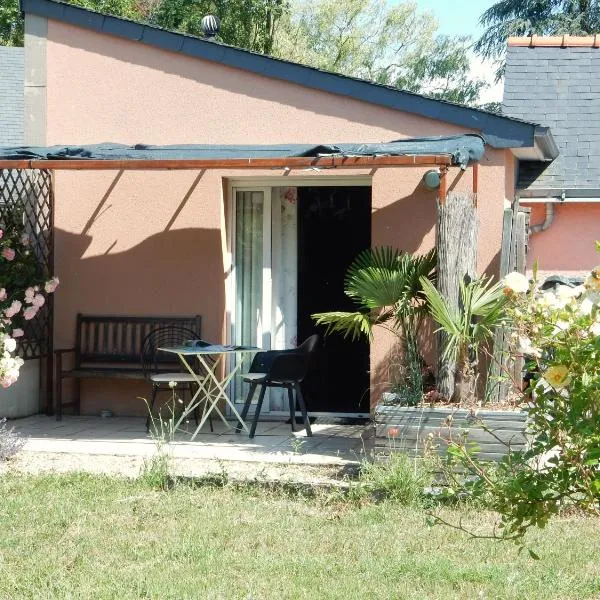 Gîte à la campagne proche d'Angers et de la Loire, hotel in Saint-Martin-du-Fouilloux