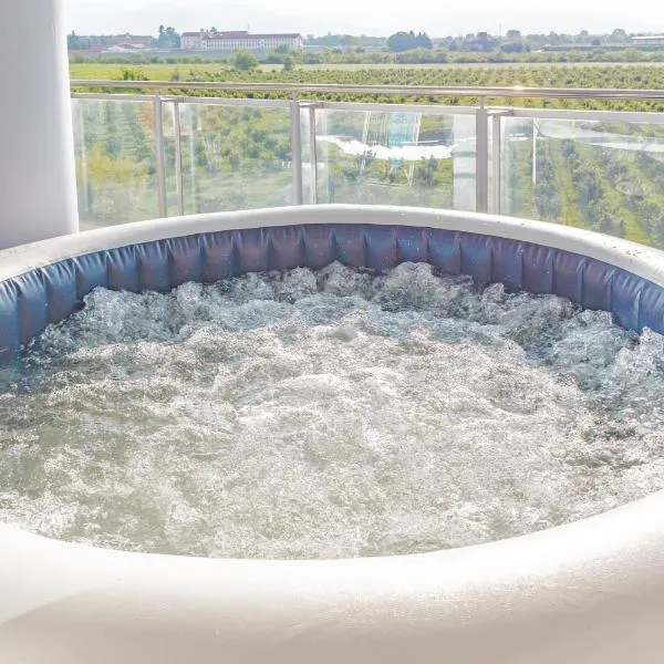 Glass House, hotel v destinaci Cuneo