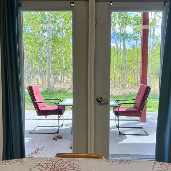 The Big Red Barn, hotel in Whitehorse