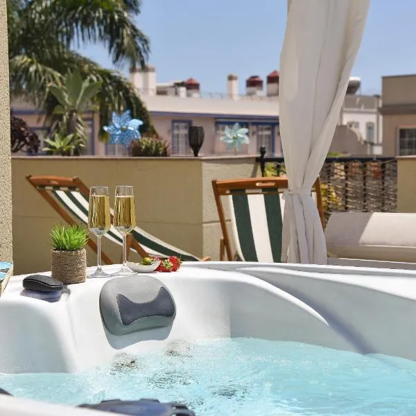 Luxury Penthouse Mogan VII, hotel v destinaci Puerto de Mogán