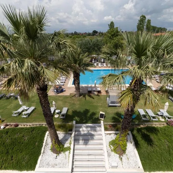 Mythic Summer Hotel, hotel v Paralia Katerinis