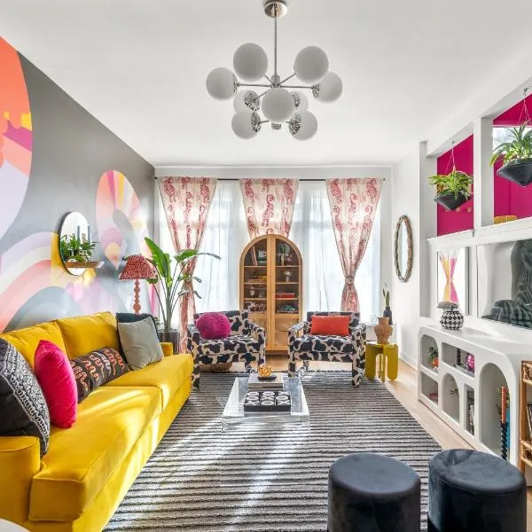 INSTA worthy Home! *Sleeps 8* - Walker's Point!, hotel in Milwaukee