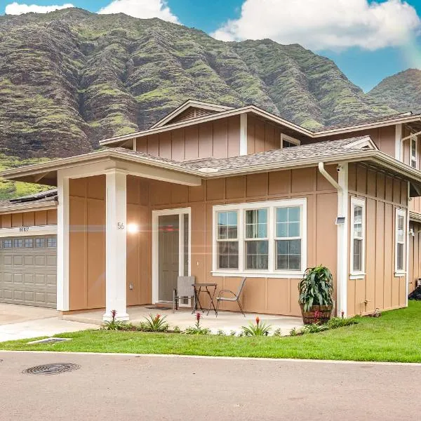 PARADISE MAHALO! Oahu Ocean View Family Retreat Sleeps 14 Million Dollar View!, hotel v destinaci Waianae