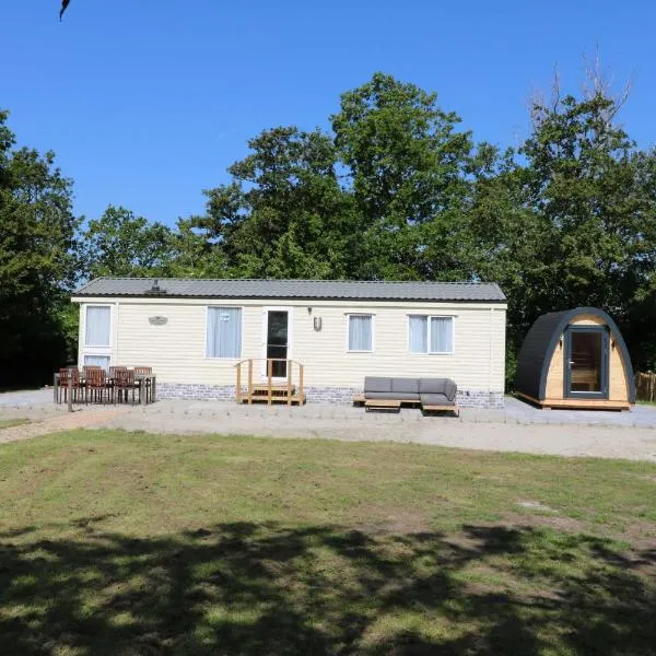 Hof Nieuwerkerk Chalet 2, hotel v destinaci Arnemuiden
