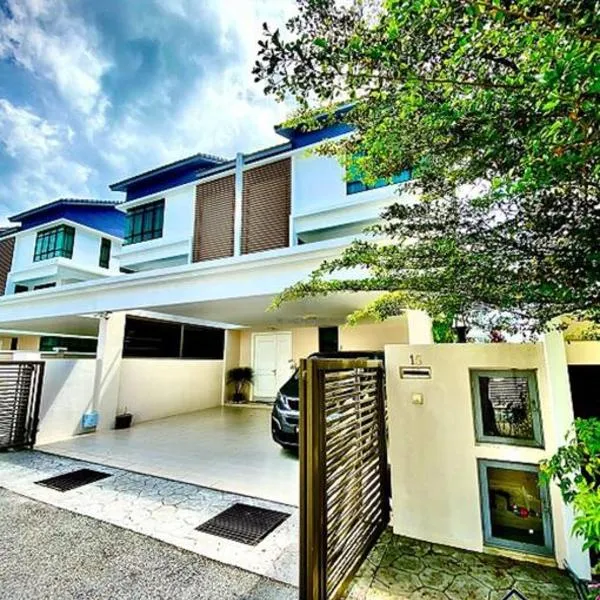 Batu Ferringhi Luxurious Modern Designed 5BR House, hotel di Batu Feringgi