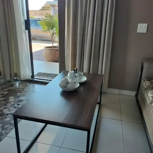 Soma Guesthouse, hotel em Groblersdal