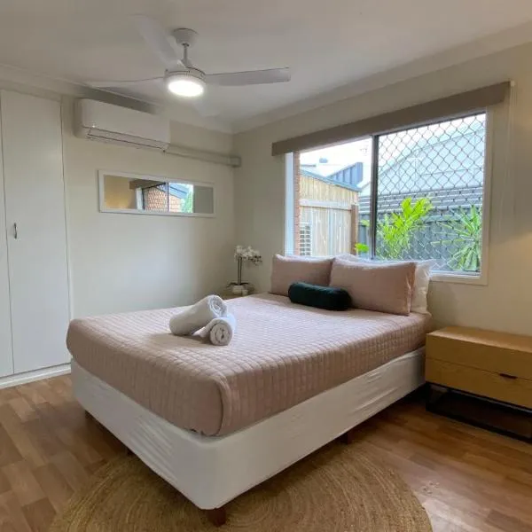 Private Guesthouse - Pet friendly - Walk to Beach, hotel v destinaci Buddina