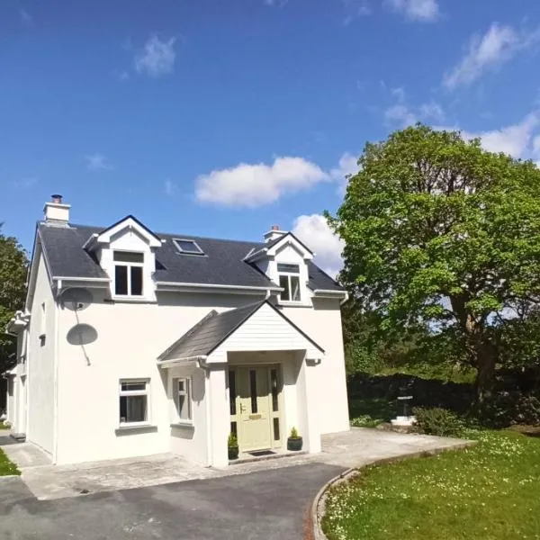 Atlantic Way Cottage, hotel em Rosmuck