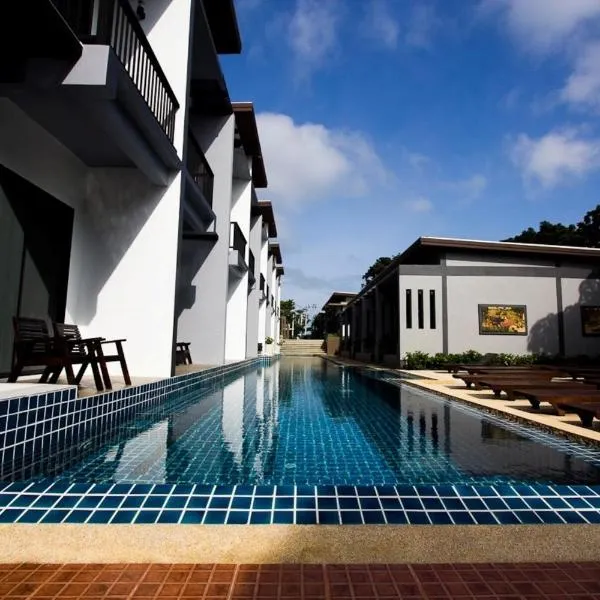 Alphabeto Resort, hotel in Nai Harn Beach