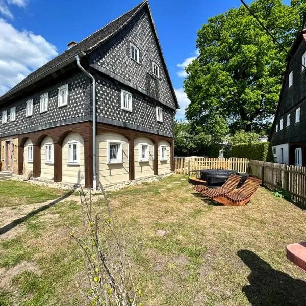 Fewo Frushi mit Sauna & saisonalem Whirlpool im Zittauer Gebirge, hotel v destinaci Großschönau