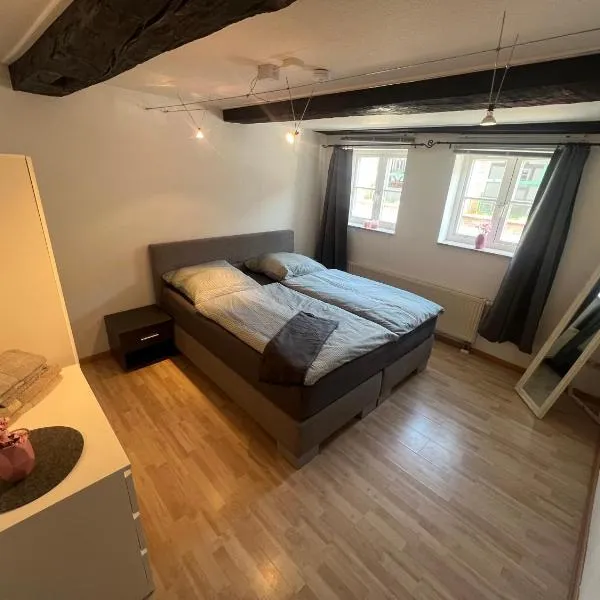 Ferienwohnung Weser 4, khách sạn ở Holzminden