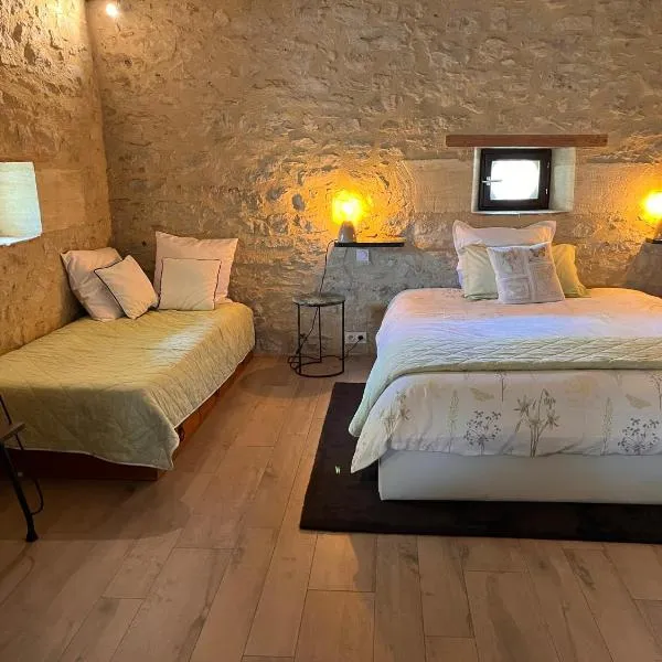 Le Loft Ancien Haras de la Tour, hotel di Lamothe-Landerron