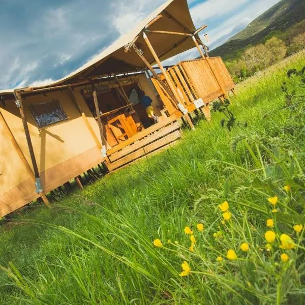 Camping et Lodges de Coucouzac, hotel v destinaci Lagorce