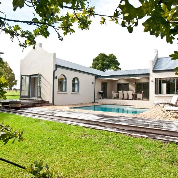 Kay and Monty Vineyard View, Hotel in The Crags