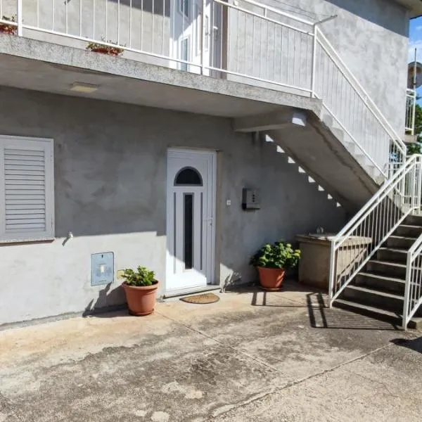 Apartment Biondic, hotel i Senj