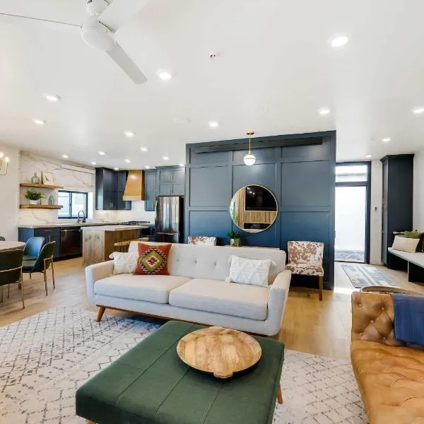 The Lofts on 89 Condo in Heart of Downtown Afton!, hotel en Afton