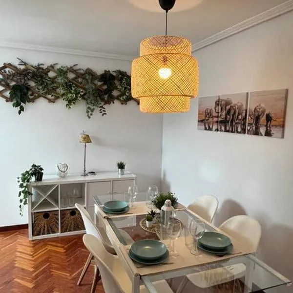 Apartamento El Fontán, parking gratuito, hotel u gradu 'Gijon'