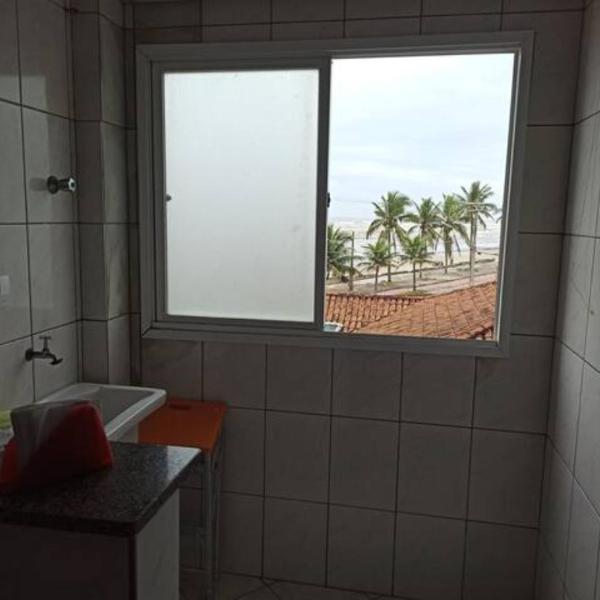 Ótimo Apartamento Frente ao Mar em Mongaguá - Foto 3