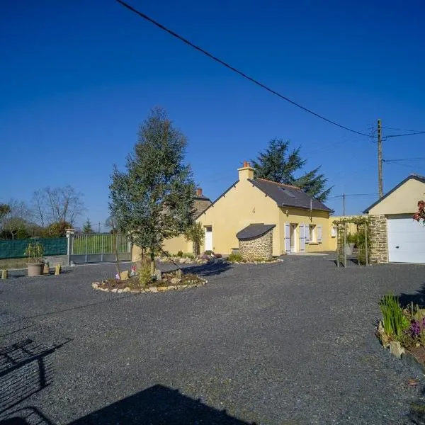 Gîte Des Huttes, hotel v destinaci Bain-de-Bretagne