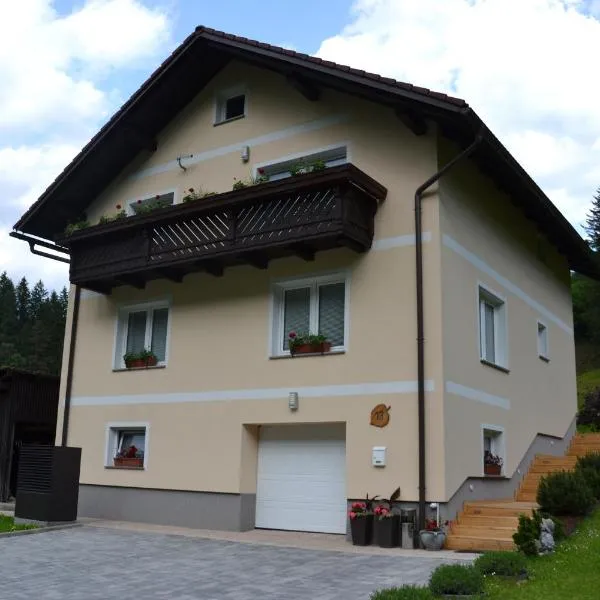 Apartma ob potoku, hotel v Lučah