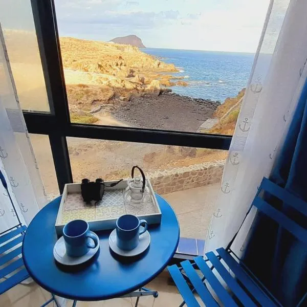 Los Abrigos Romantico Loft vista Oceano,wifi,playas – hotel w mieście Los Abrigos