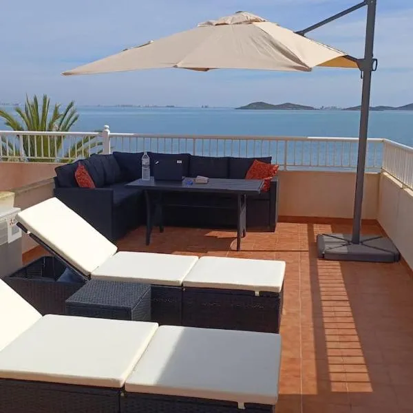 Top Floor Apartment Beachhouse, Beautiful sea view, on the beach!, hotel in Cartagena