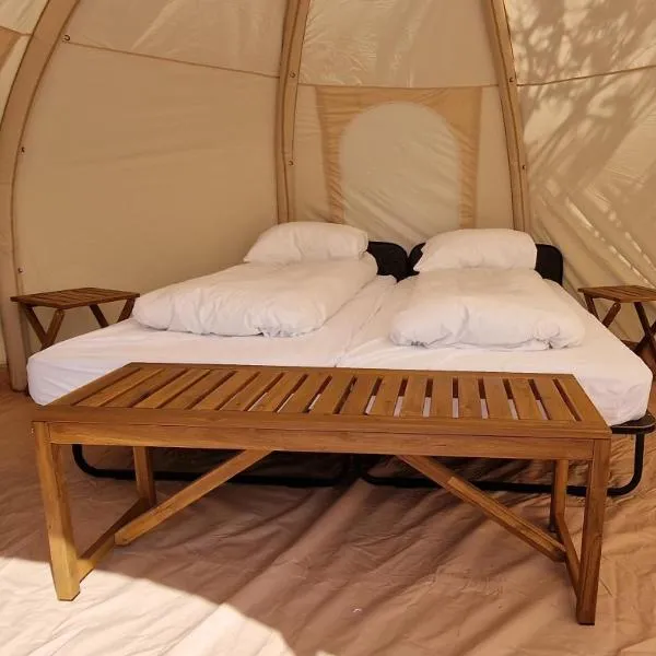Haukafell Camping - Tents for Rents, hotel v destinaci Höfn