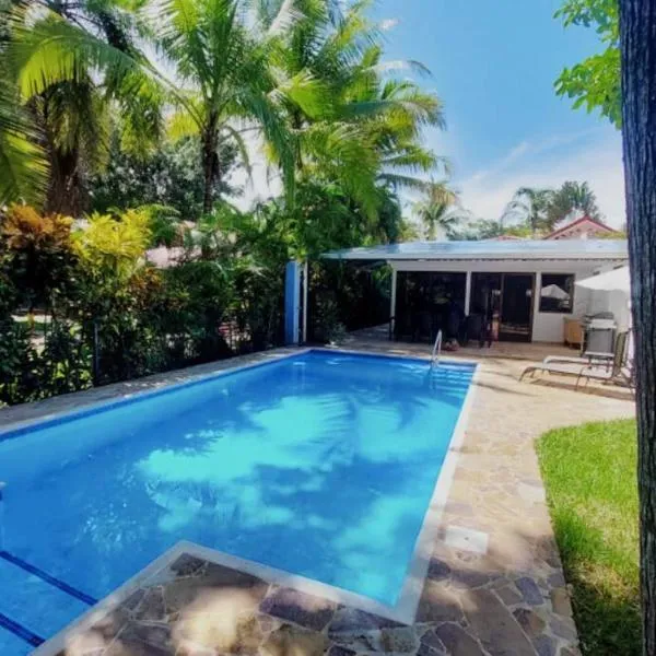 Golf Beach House w/ Pool (5 min. walk to beach!), hotel in Tambor