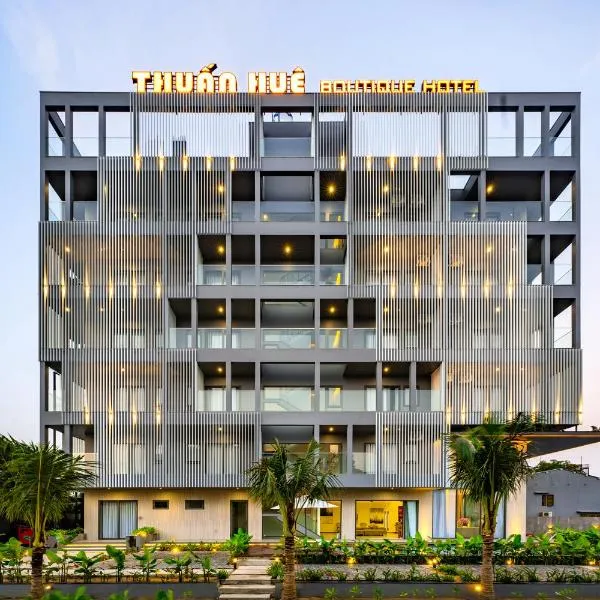 Thuấn Huê Boutique Hotel - Near Vinpearl Nam Hội An, хотел в Hà Bình (1)