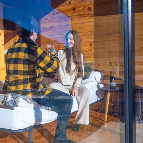Ideal six-person villa for large families with pets, featuring barbecue and spacious yard Svaneti Сountryside 1, hotel in Shkaleri