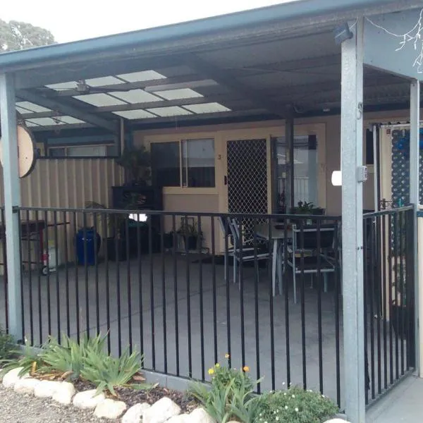 Blue Line Retreat - Unit 3, Hotel in Port Vincent