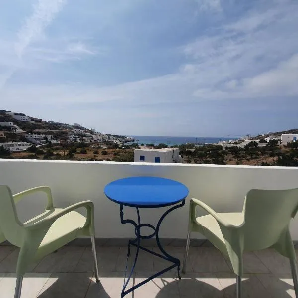 Galini Rooms Sikinos Travel, hotell i Alopronia