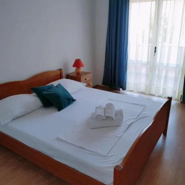 Apartments Dalmacija, hotel in Podstrana