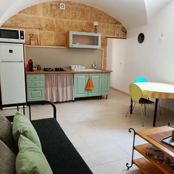 Dans maison de maître, appartement indépendant., viešbutis mieste Montfrin