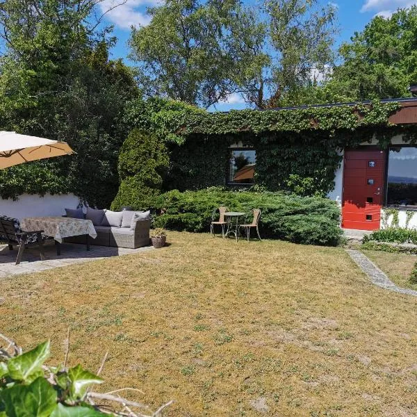 Viesnīca Guest cottege pilsētā Īstade