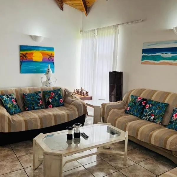 Surf and Sun Accommodation, hotel in Port Edward